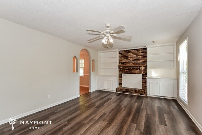 Building Photo - Beautiful 5-Bedroom Home