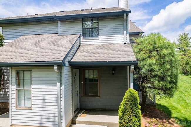 Building Photo - 1612 Woodbridge Commons Way