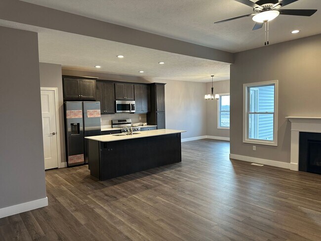 Building Photo - Castles Pines Duplex