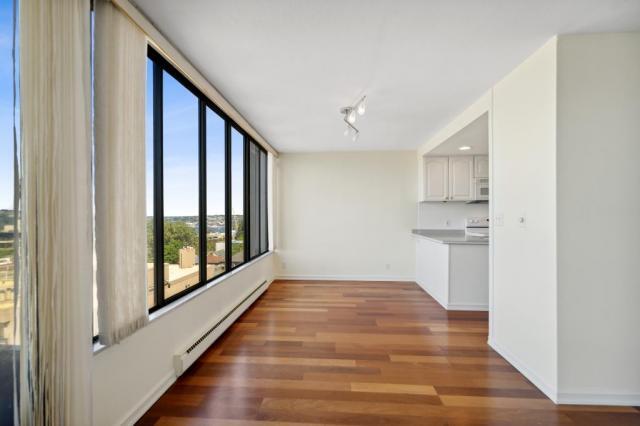 Building Photo - 1 bedroom in Seattle WA 98102