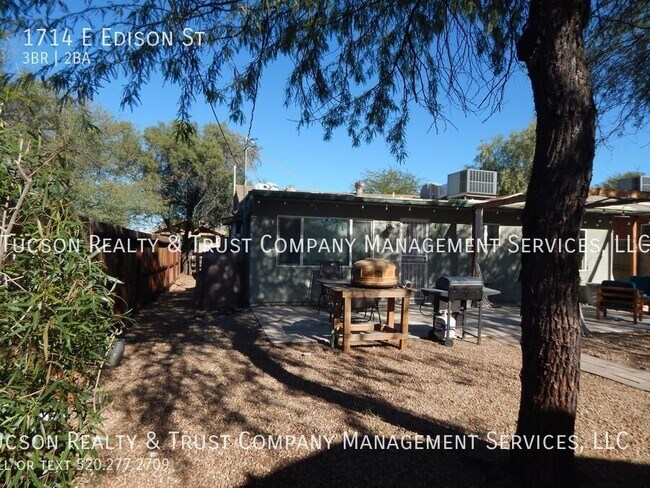 Building Photo - 1714 E Edison St