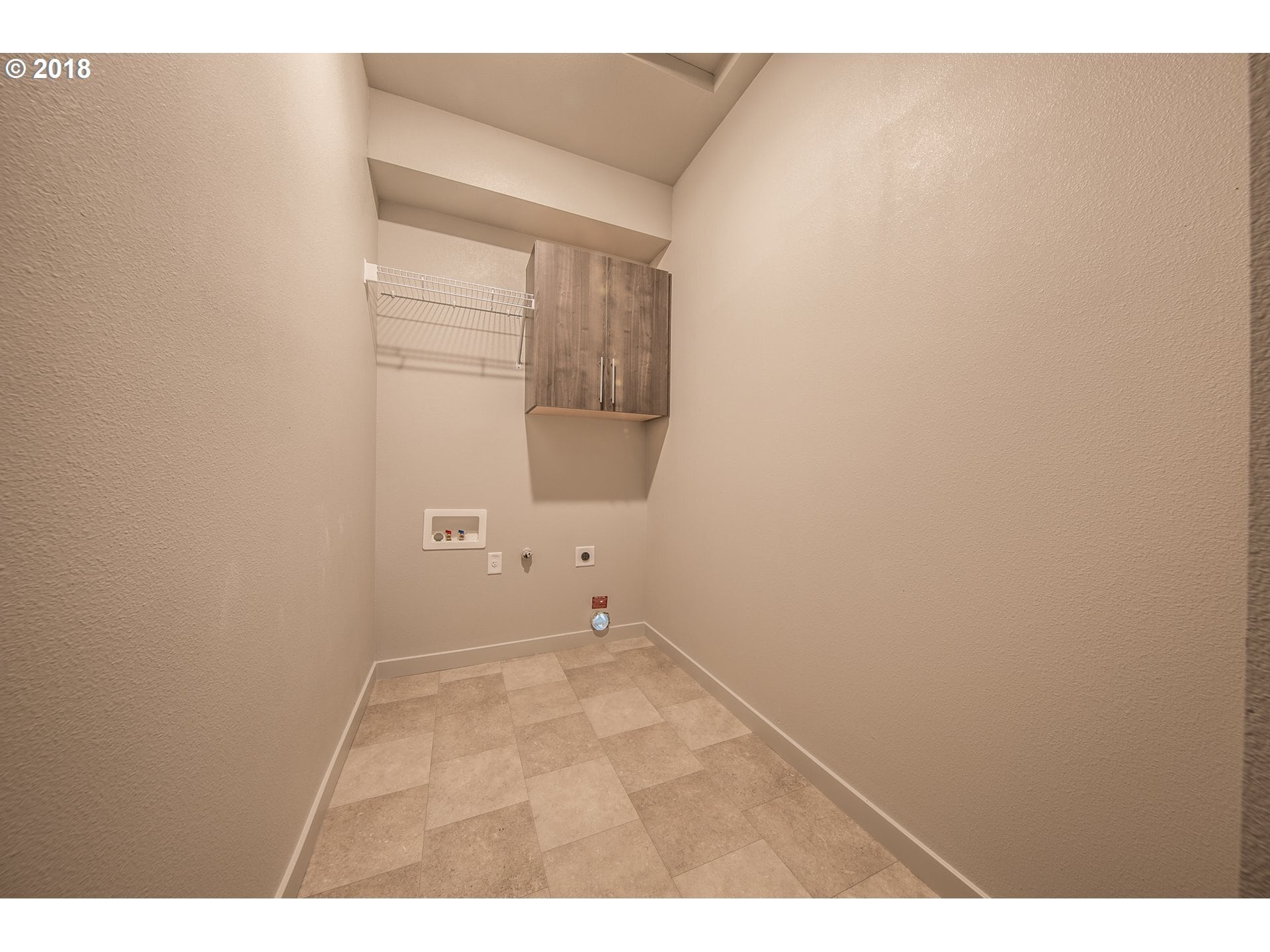 Building Photo - 14450 SW Aiken Ln