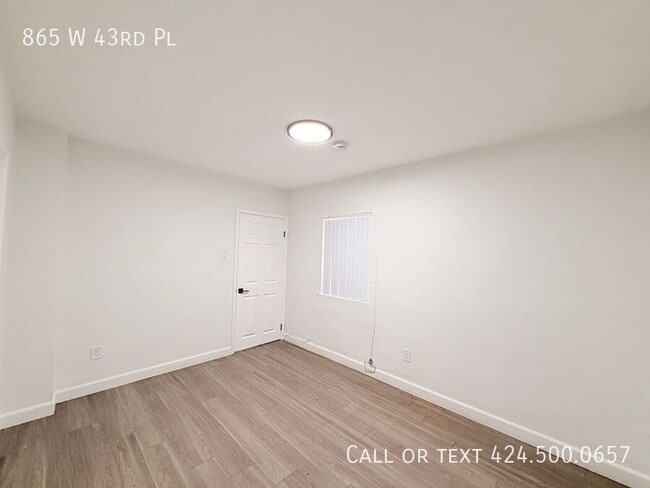 Building Photo - 865 W 43rd Pl