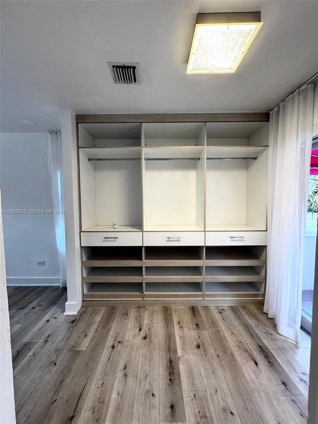 Building Photo - 3470 Sheridan Ave