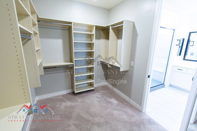 Building Photo - 15075 W McKinley St