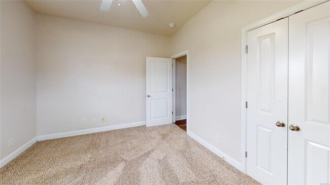 Building Photo - 414 Runway Dr