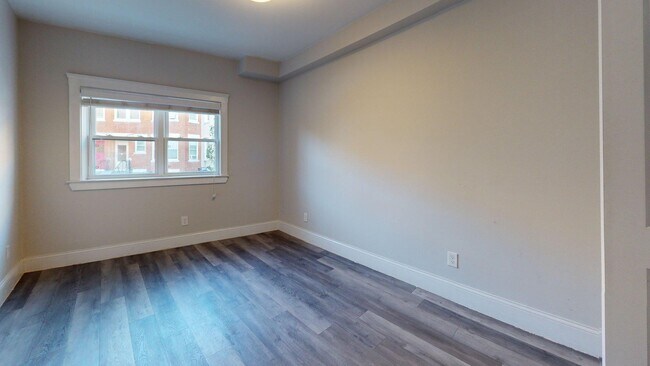 Building Photo - 108 Meridian St