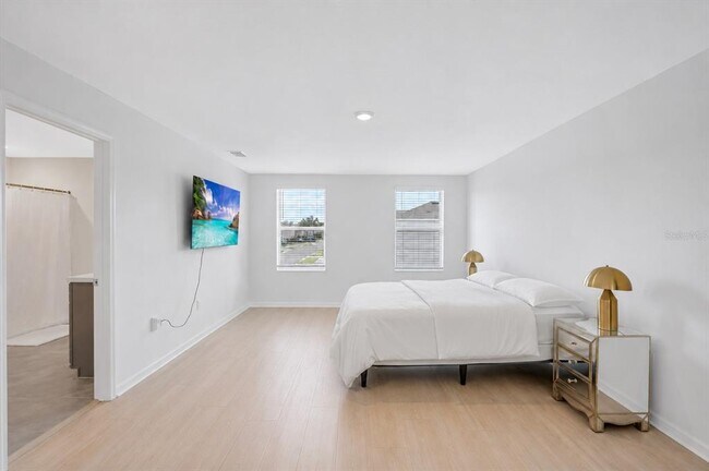 Building Photo - 7601 Rosewood Gdn Lp