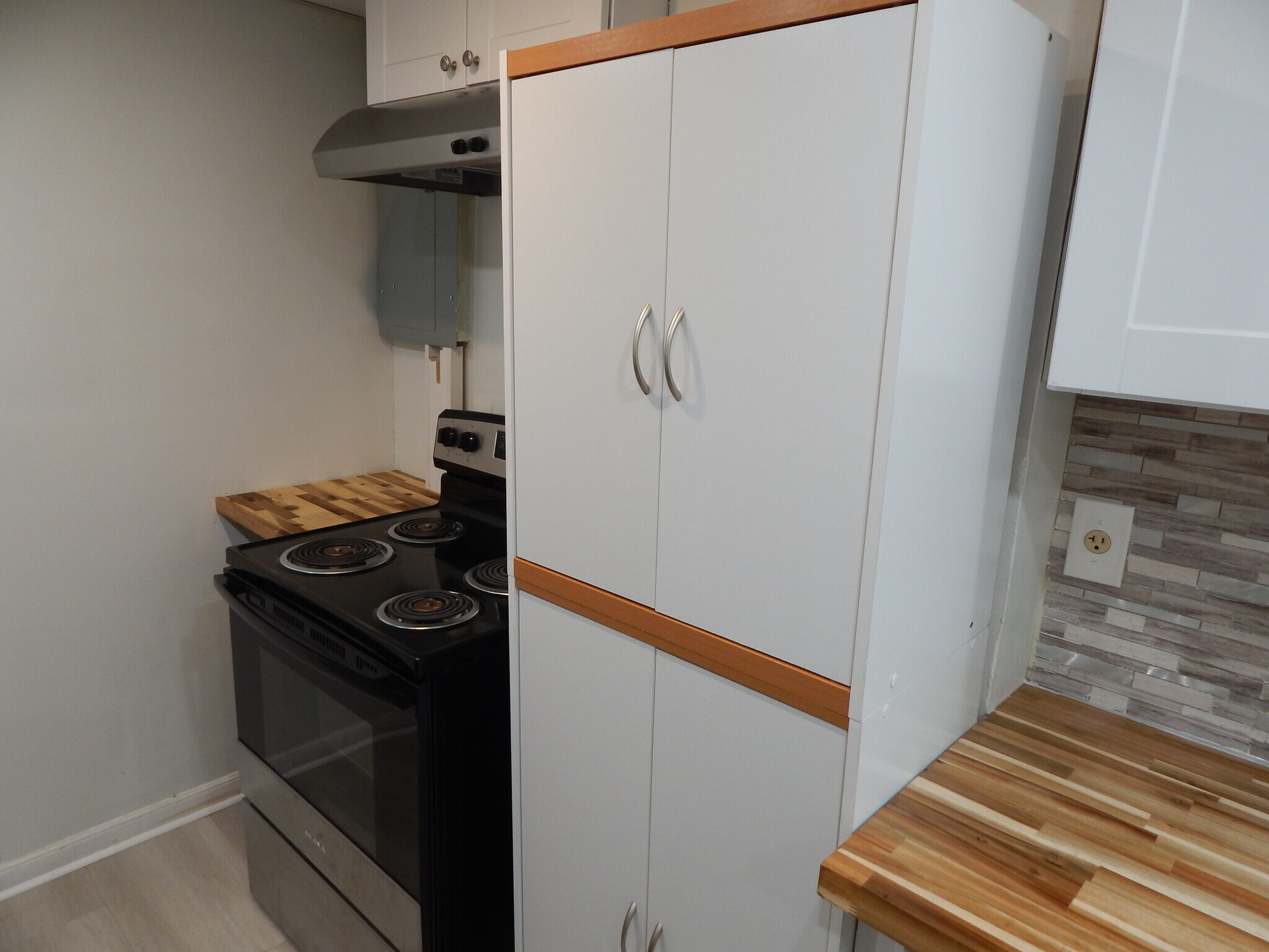 Pantry & Electric Stove - 3388 Harrison Rd