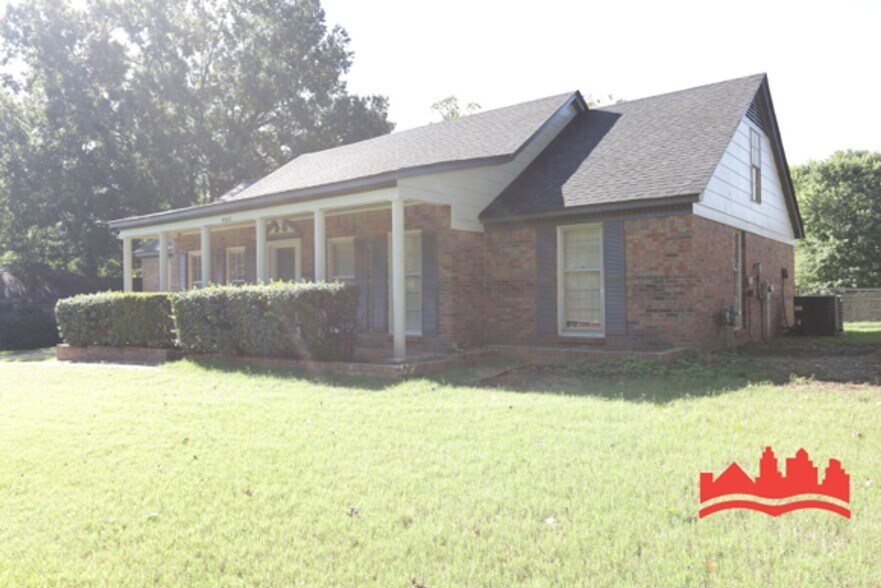 Building Photo - 8241 Misty Meadows Ln