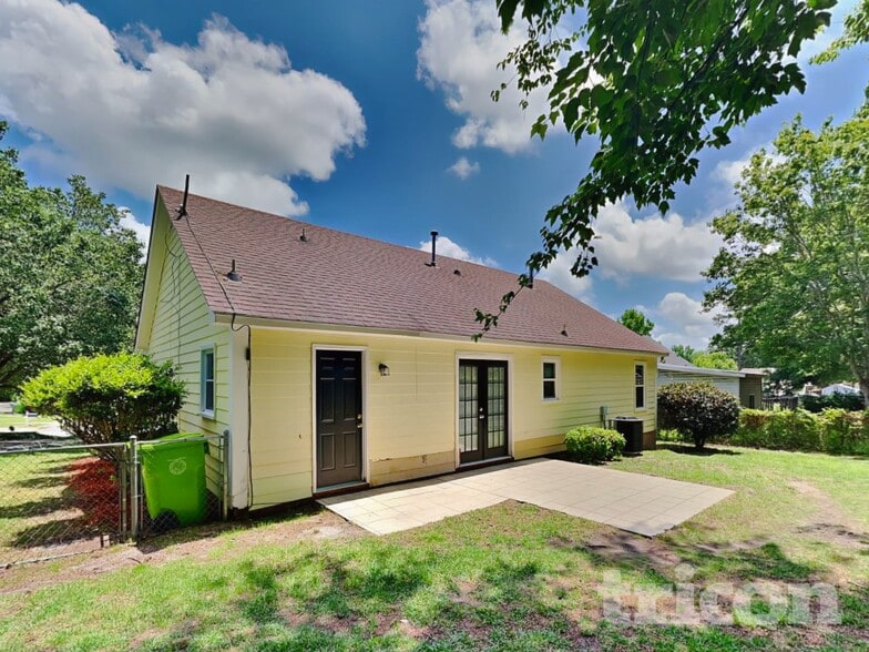 Building Photo - 21 Winslow Ct