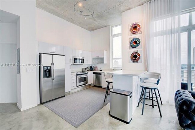 Building Photo - 234 NE 3rd St