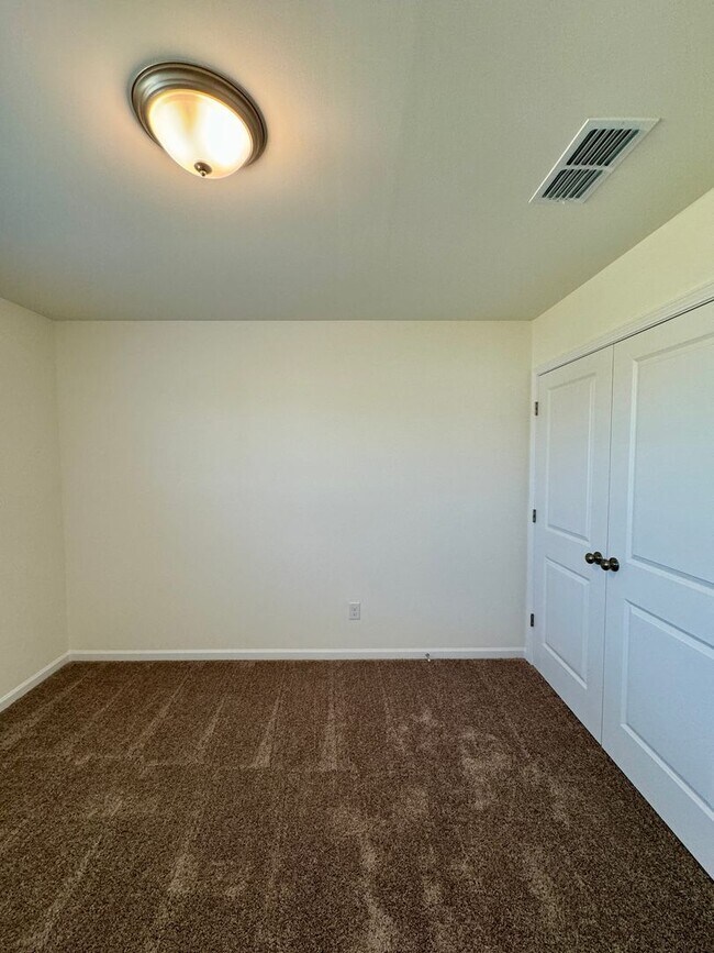 Building Photo - Beautiful 3BR/2.5 Bath in Union County.