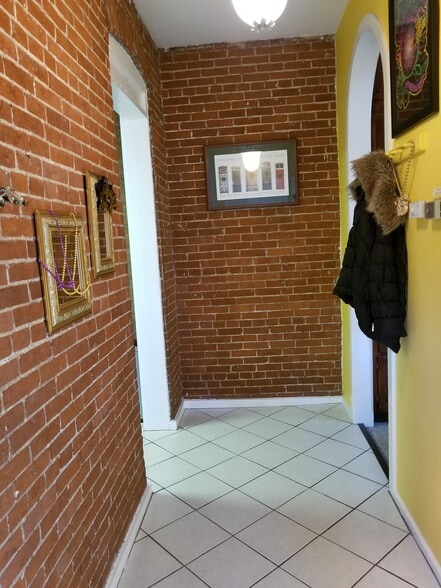 entry hall - 1916 S 10th St