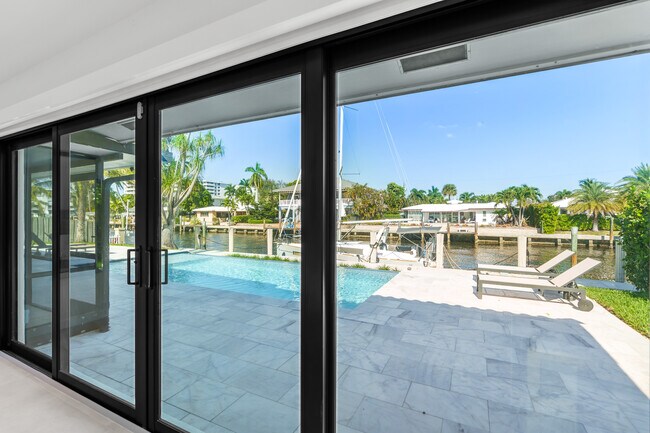 Building Photo - 273 Tropic Dr