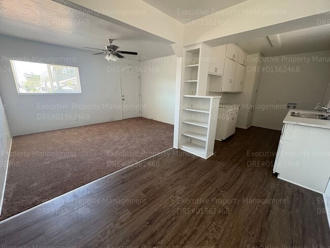 Building Photo - 1 bedroom/ 1 bathroom home with modern ame...