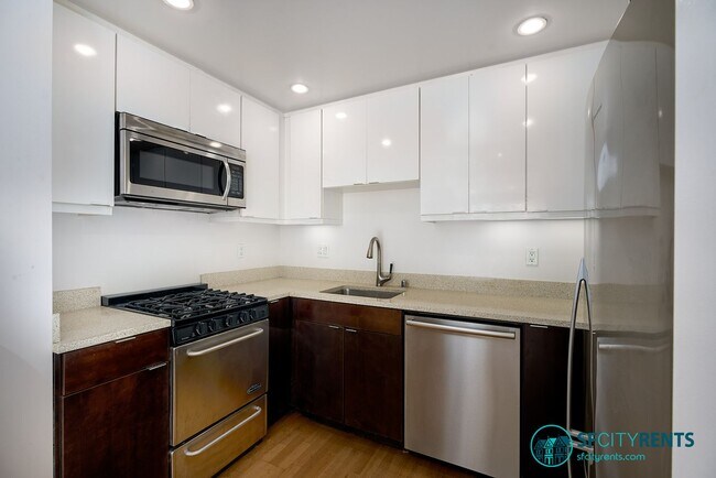 Building Photo - Polk Gulch: Modern 4th Floor Condo w/ in-unit W/D, Garage Parking & Shared Roof Deck