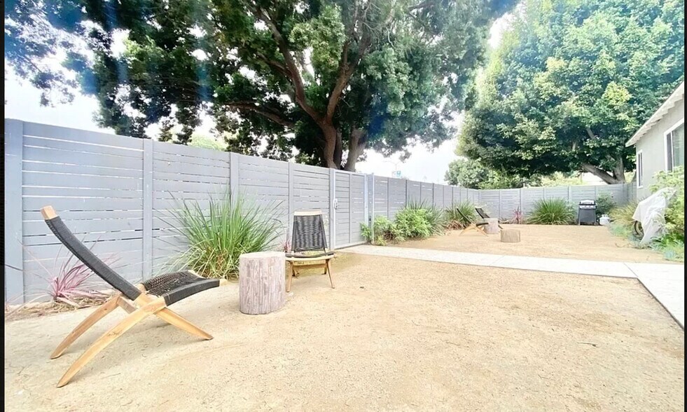 Primary Photo - 13117-13121 Venice Blvd
