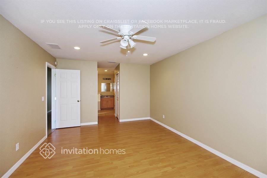 Building Photo - 643 Parakeet Ct