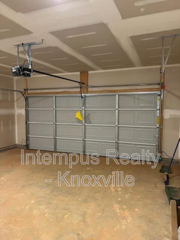 Building Photo - 1311 Hampton Pl Cir