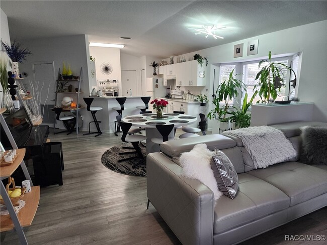 Building Photo - 1876 W Shanelle Path