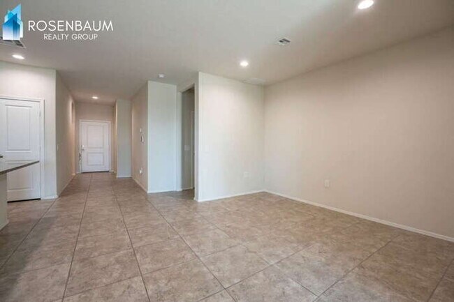 Building Photo - 2431 S 46th St