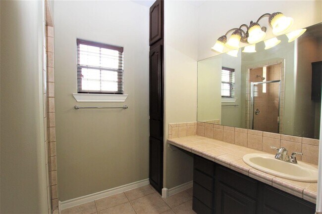 Building Photo - 9811 Sterling Loop