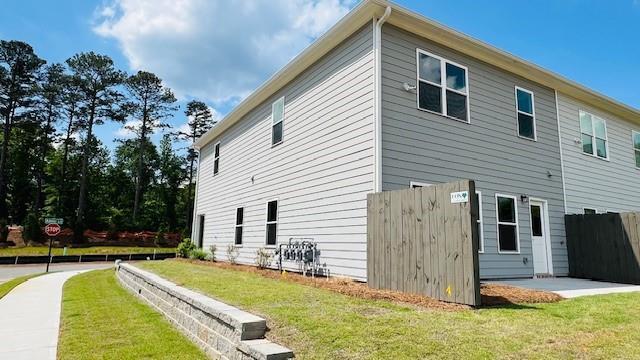 Building Photo - 221 Admor Ln