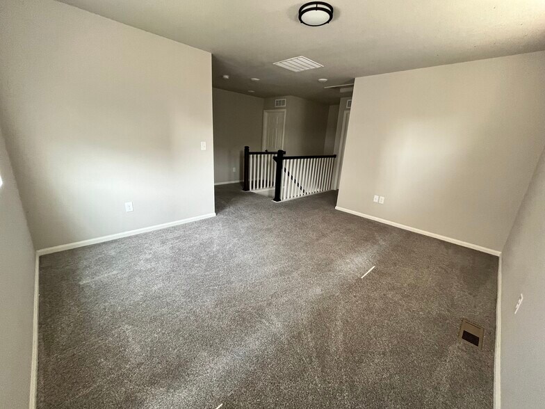Loft - 4541 N Quemoy St
