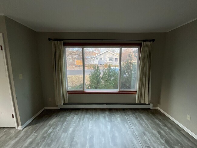 Building Photo - 10th St. Triplex