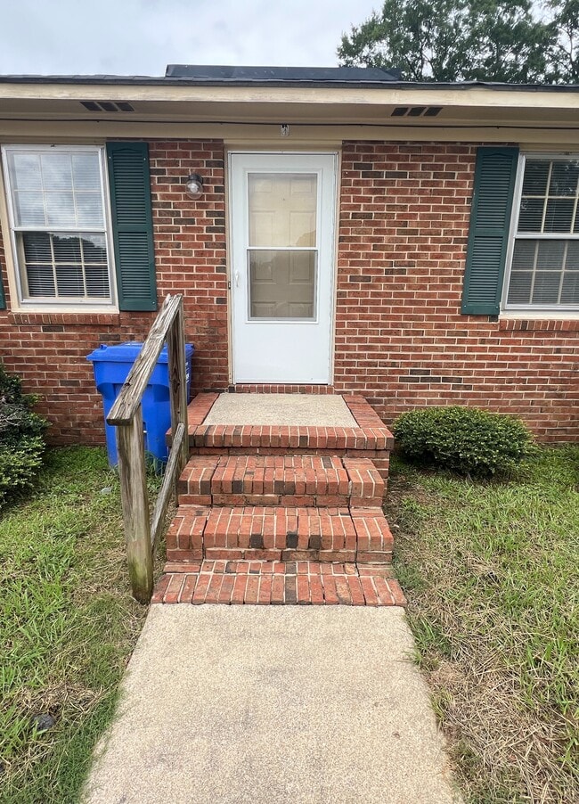 Primary Photo - 2208 Candlewood Dr SW