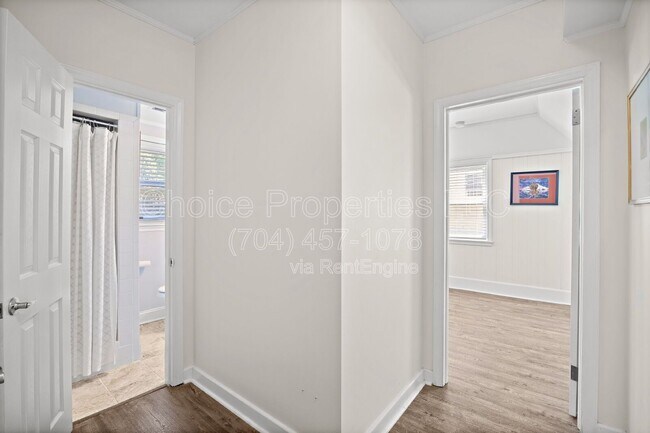 Building Photo - 832 Stanfield Dr