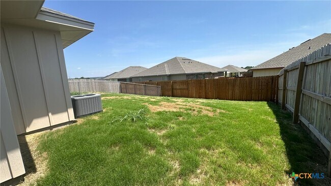Building Photo - 127 Cameron Dr