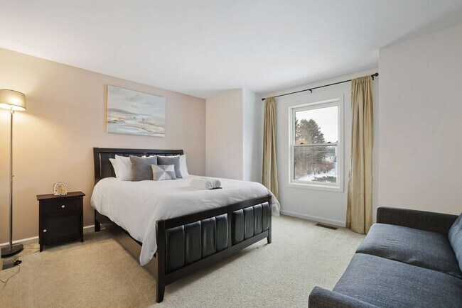 Building Photo - 153 Bull Run