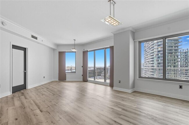 Building Photo - 449 S 12th St