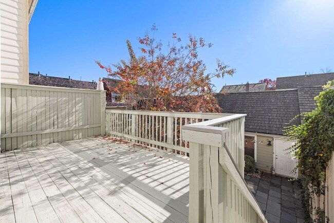 Building Photo - 3 Bed 3.5 Bath - Kentlands Townhouse - 2 C...