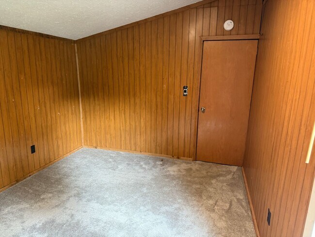 Building Photo - 150 Smith St