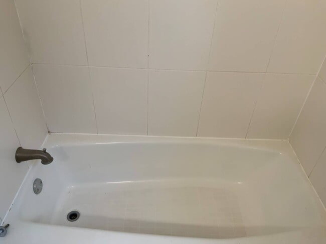 Building Photo - 11-21-21 Ashdown Rd