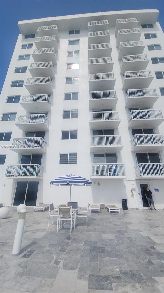 Building Photo - 401 Ocean Dr