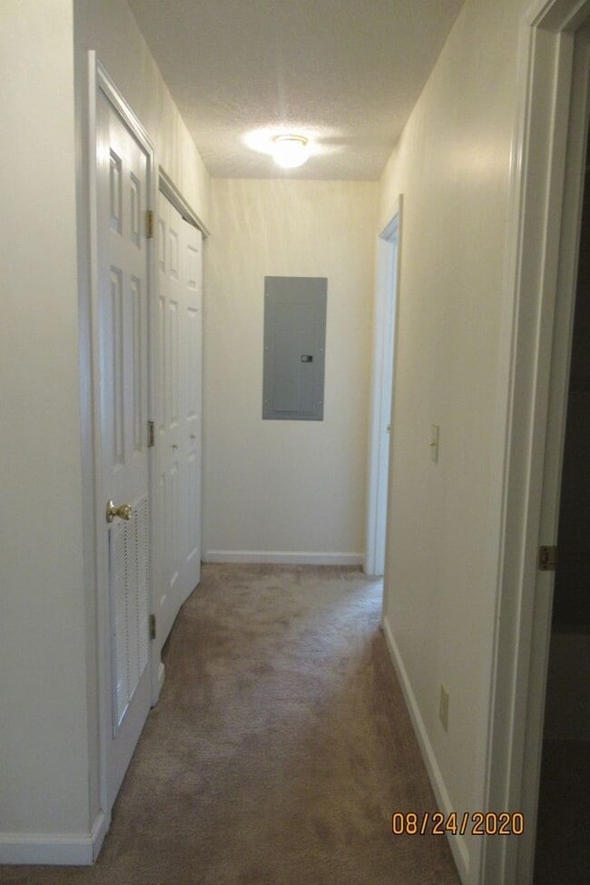 Building Photo - Willow Run- 2 bedroom, 2 bathroom apartment
