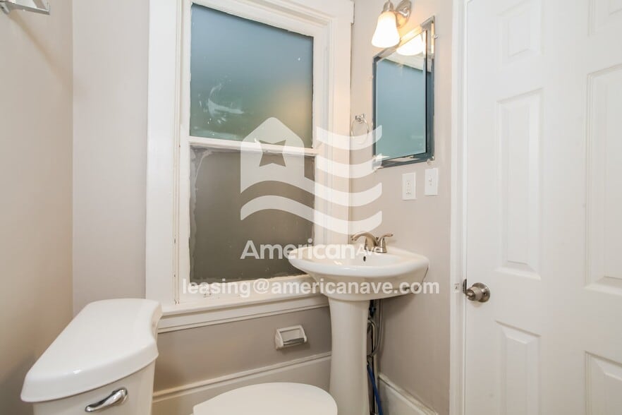 Building Photo - 1836 Goodman Ave