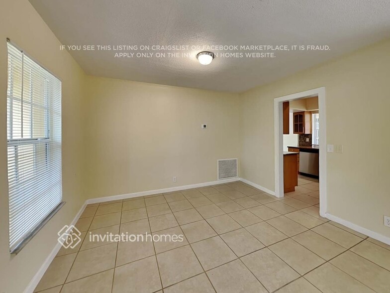 Building Photo - 7512 NW 40th Pl