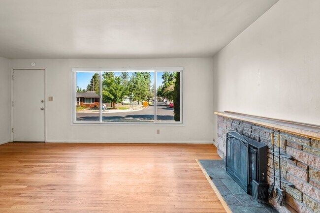 Building Photo - Amazing Northwest Rancher
