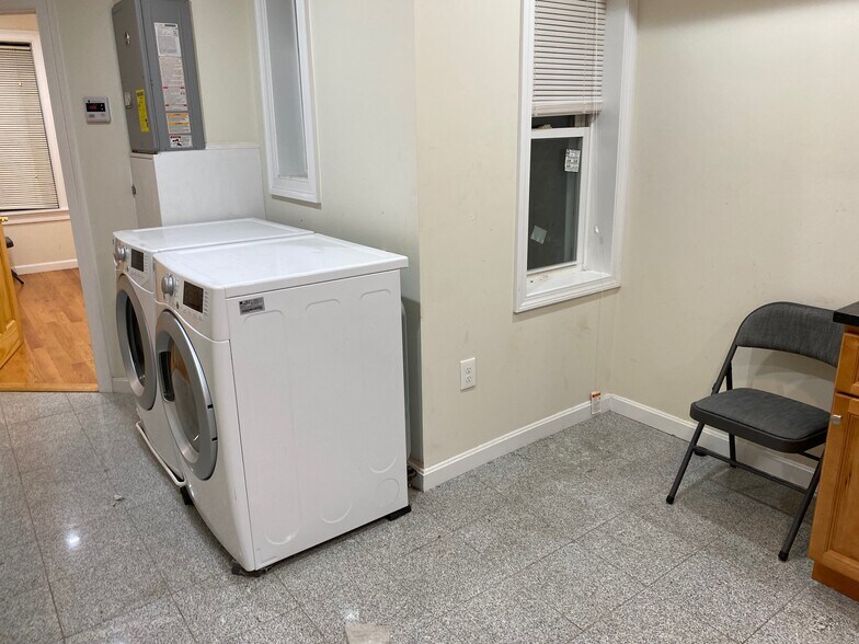 Building Photo - 179 Northampton St