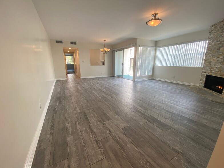 SOLID WINDOWS W/ NATURAL LIGHT - Large BrighRemodeled 2x2 Unit with Huge Patio