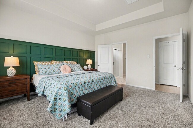 Building Photo - 2214 Lierna Dr