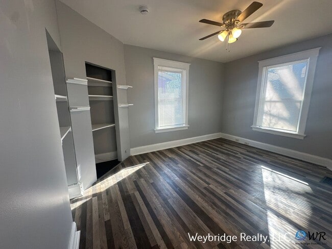 Building Photo - 407 Jackson Ave