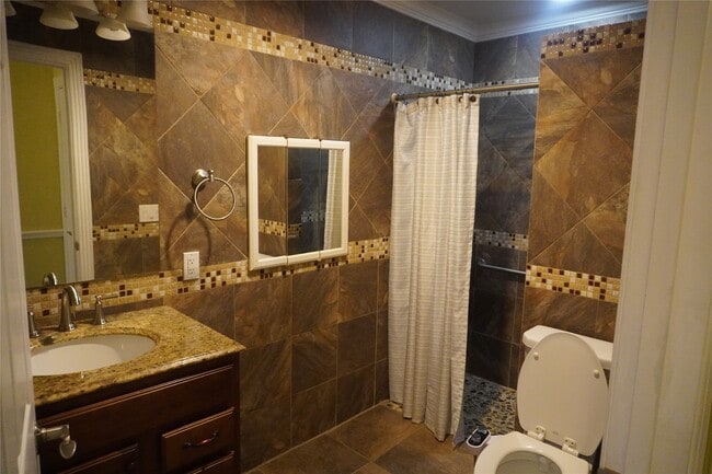 Building Photo - 7506 Dearborn St