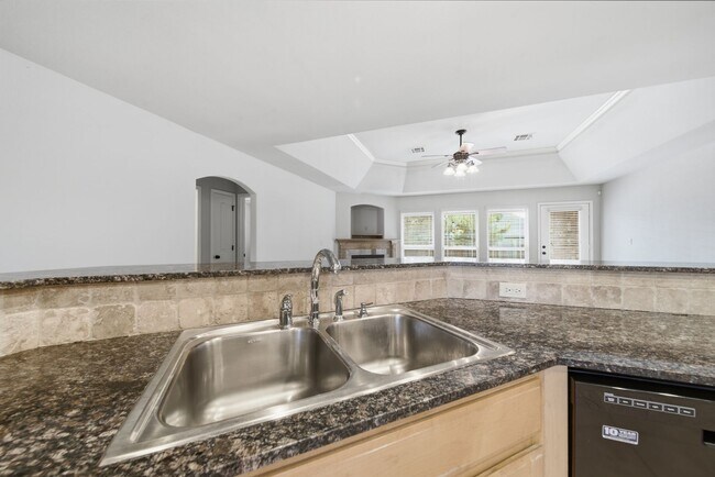 Building Photo - This well-designed home offers 3 bedrooms plus a flex room with a closet that can easily serve as...