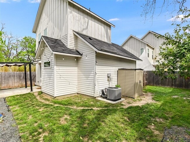 Building Photo - 3107 Lyons Rd